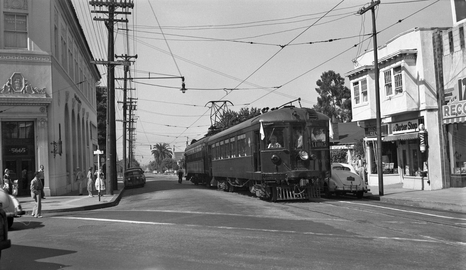 Shafter Avenue Architecture II West Intersection with College East